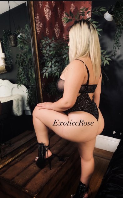 Horny ExoticcRose Small And Petite Fun SizeClean And Discreet Waiting
