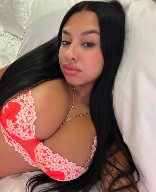 I’m available for hookup, hit me up if you are stressed and you need some rel