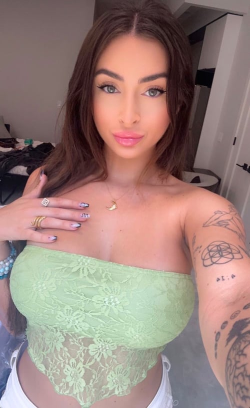 FEELING😍 CRAZY FOR BIG DICK🍆💦💋💋