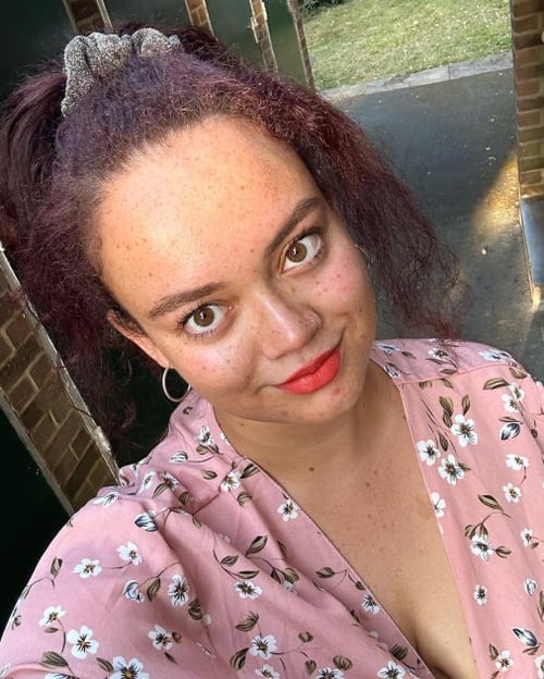 Snapchat- lummiejnr Both available for Meetup or Content