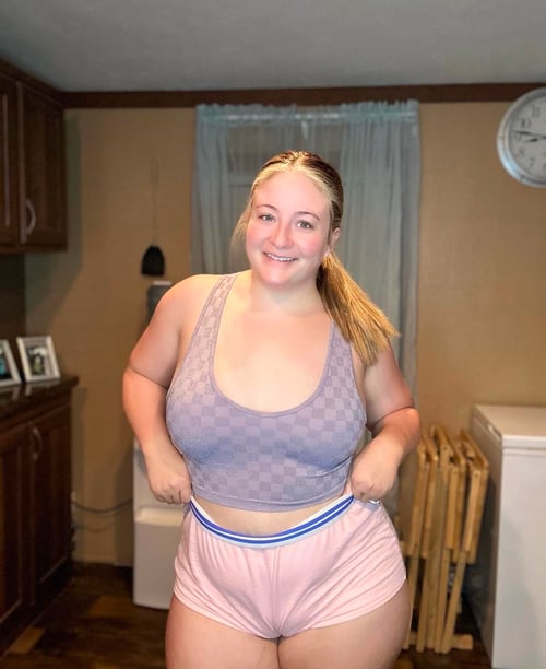 I'm available 24/7 incall/outcall service and I offer the best massage service