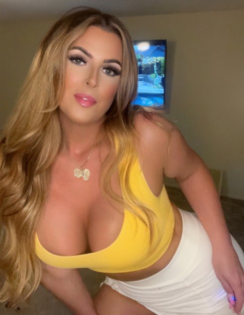 ꧂SINGLE YOUNG PRETTY JUICY PINK TIGHT INCALL AND OUTCALL AVAILABLE꧁
