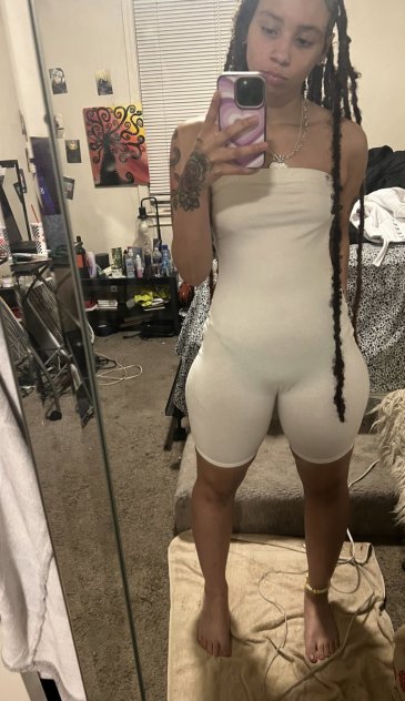 I’m available for all kinds of fun 🍑💦