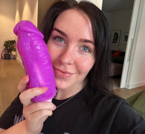 I’m a❤️professional 💯sexworker👅hit me up if you’re down to have fun💯🥰