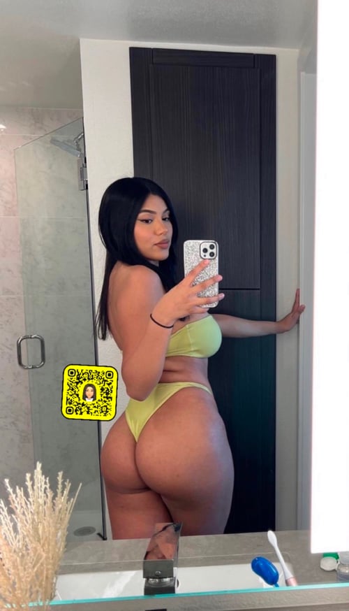 Hey daddy, wanna fuck? Hit me up now! Snapchat 👻 Linda_amelia89