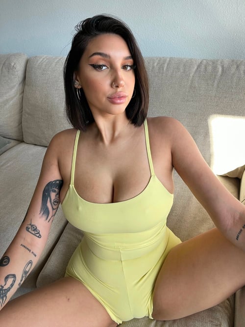 Hey I’m Cherryl I’m here to have some fun text me if you ready to have some fun😈