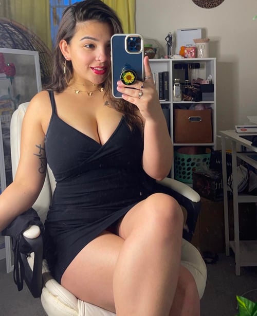"The Best Escort Service Around Available ." Text Me Now👅💦