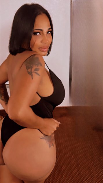 Sexy and sweet Latin girl in you city