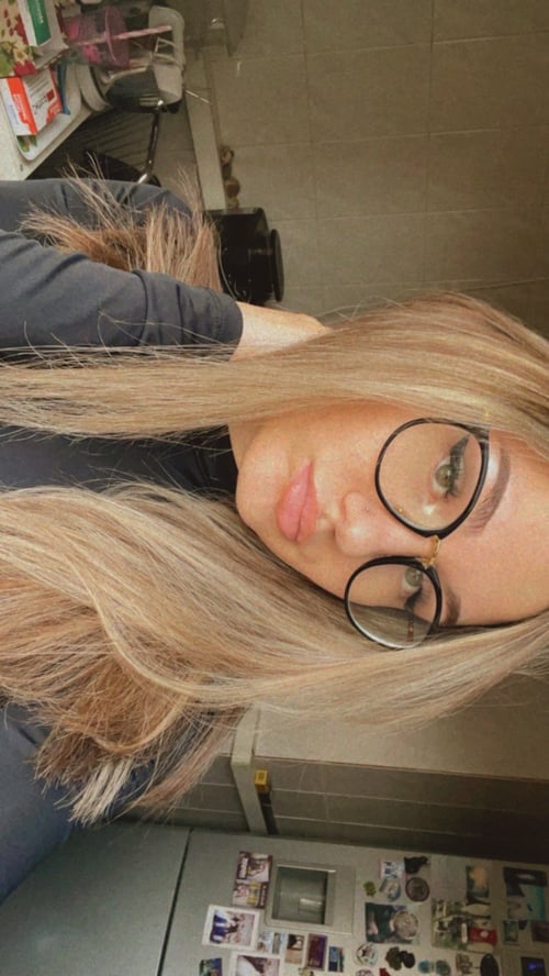 Discreet sex with Caucasian sexy girl