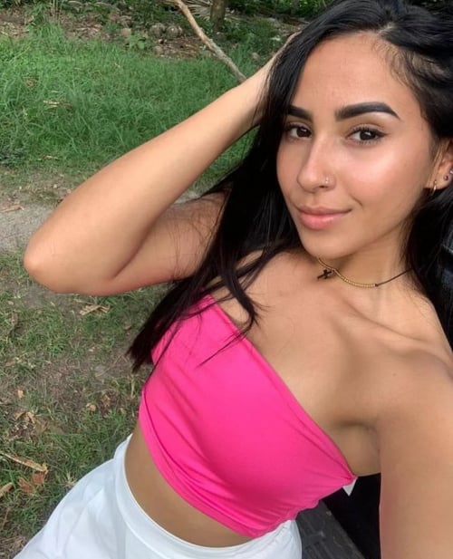 I’m a horny mature girl, I love squirting 💦 I Wanna fulfill yourwidest