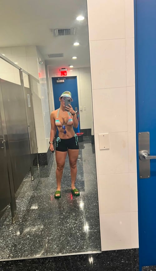 SLUT NEAR YOU ➜ AVAILABLE NOW 💦👅🍆