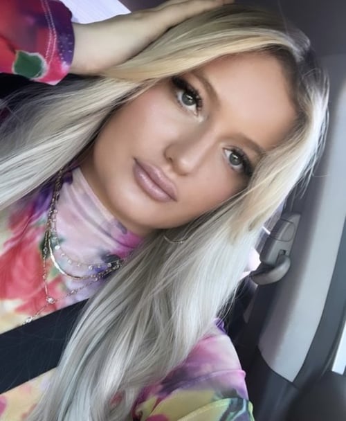 CURVY BLONDE IRISH