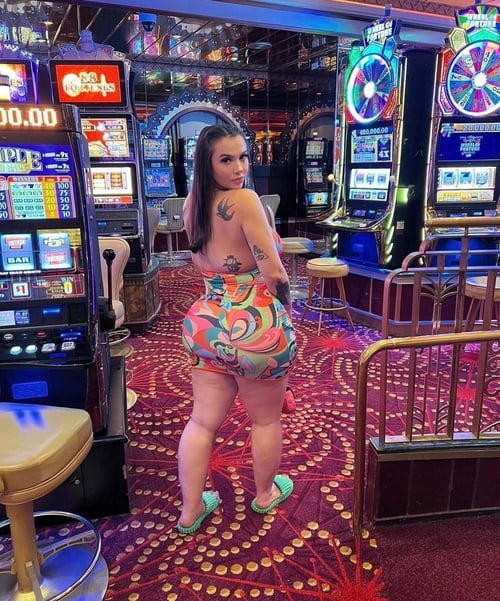 I'm available 24/7 incall/outcall and car sex 🍑💦