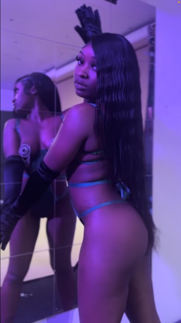 SOAKING WETT💦 SNEAKAWAY PLAY💋 Exotic Horny Babe Ready NOW👅👅💦💦💦
