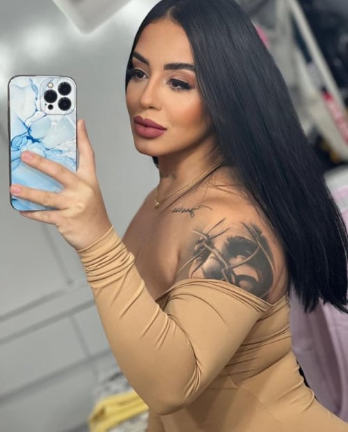 I’m available for hookup both incall and outcall service 🥵