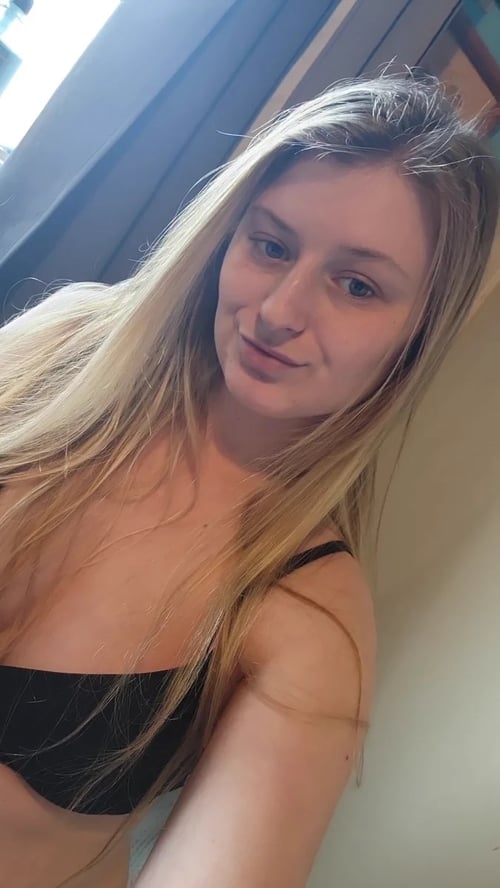 I’M AVAILABLE FOR MEETUP RIGHT AWAY 🍑