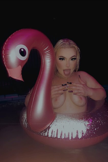 SEXY THICK EXOTIC SNOWBUNNY😍