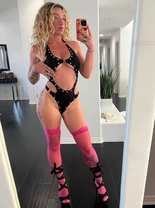 Sweet girlfriend a Sex Freak 👅text @5645449313 for a nice time