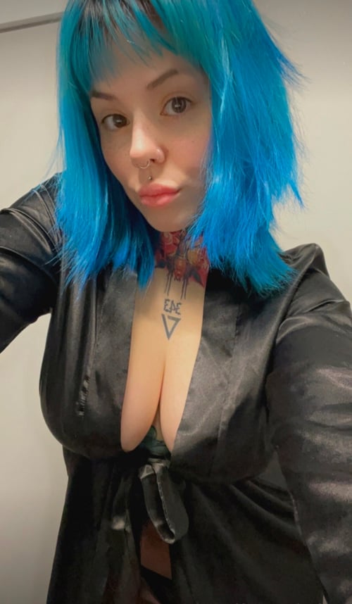 Escort available for hookup HMU I’m available now