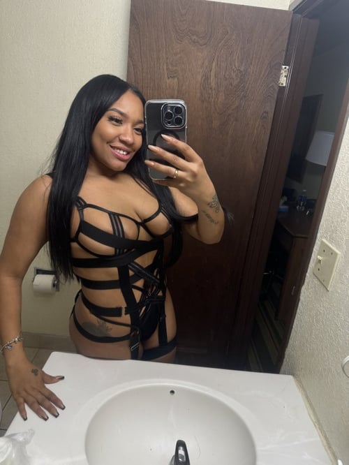 Latina caliente Carolina 24/7