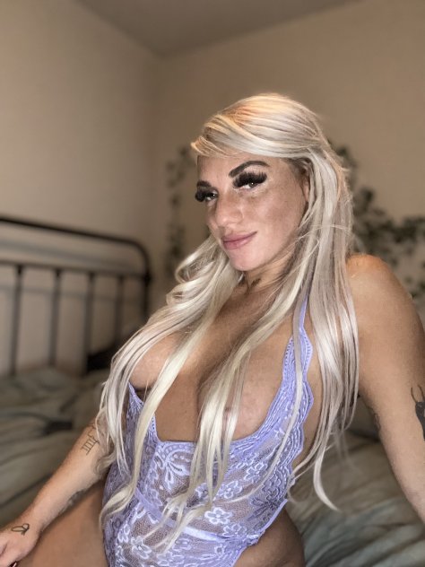 Highly reviewed & hot as f*ck! Available for incalls & outcalls now!