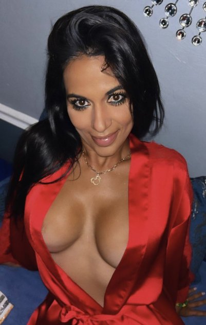 Sexi Latina looking for some fun