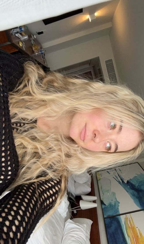 AVAILABLE FOR INCALL AND OUTCALL SWEETIE