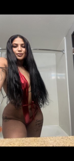sexy and playful latina 😋