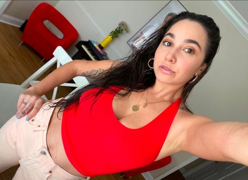 Milky 🥛 hookups and my nudes 🍆🍑😘🛀🏻🥛🍾🧁😋😍