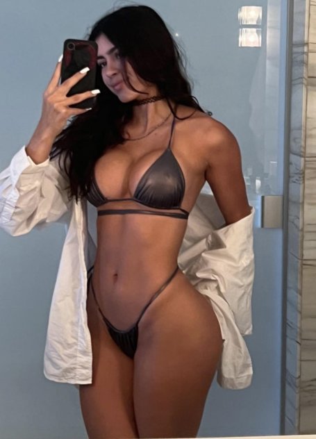 Beauty with a ( K_i_L_L_e_R B_o_D_Y ) Outcalls!