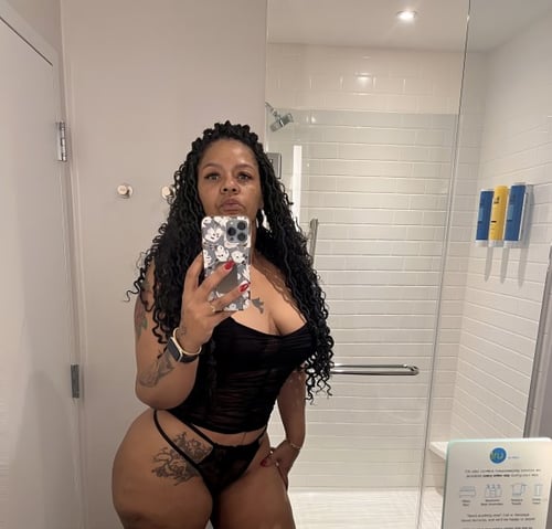 I am a Latina girl full of erotic thoughts
