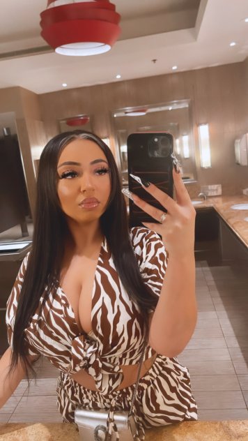 LAS VEGAS PARTY GIRL READY TO GIVE TOO TIER SERVICE ! SUPER DISCREET