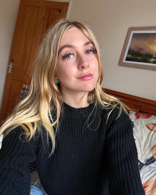 I AM AVAILABLE FOR BOTH INCALL AND OUTCALL SERVICE