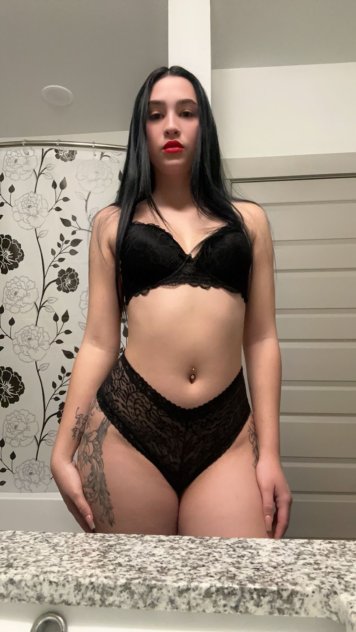 Estoy disponible para hacer tus sueño realidad..escríbeme cariño