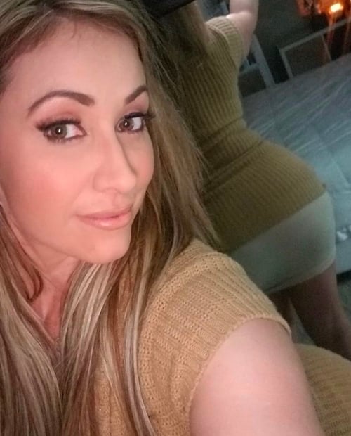 Tight pussy!! Ready for Spontaneous Thrills? Let's Connect!