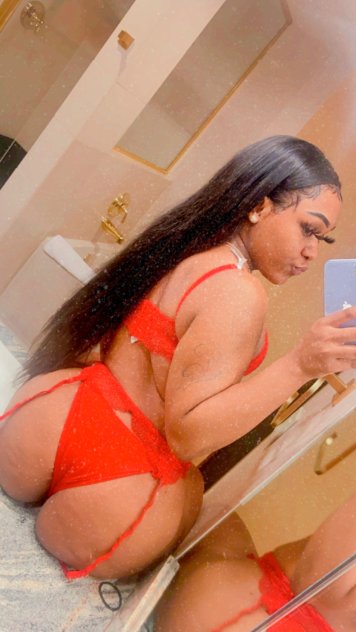 Thick Ebony Bombshell 💦