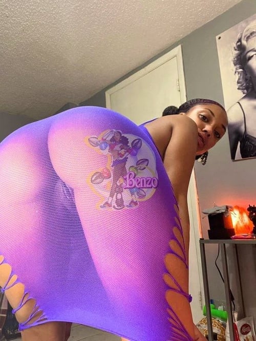 I'm Amanda I'm down for sex bj massage and car bang HMU on snap @amandaa211r or