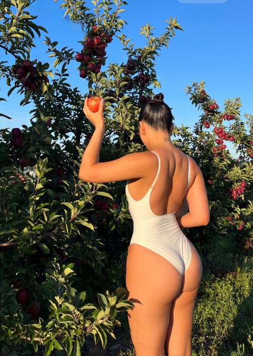 I am always in a cheerful mood, wet and horny 👅🍑🥰 go