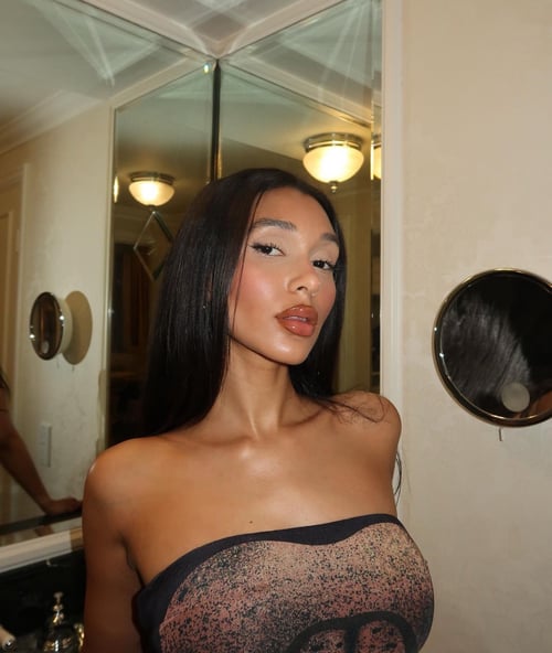 I am always in a cheerful mood and always creamy don’t hesitate to text me🥰🥰