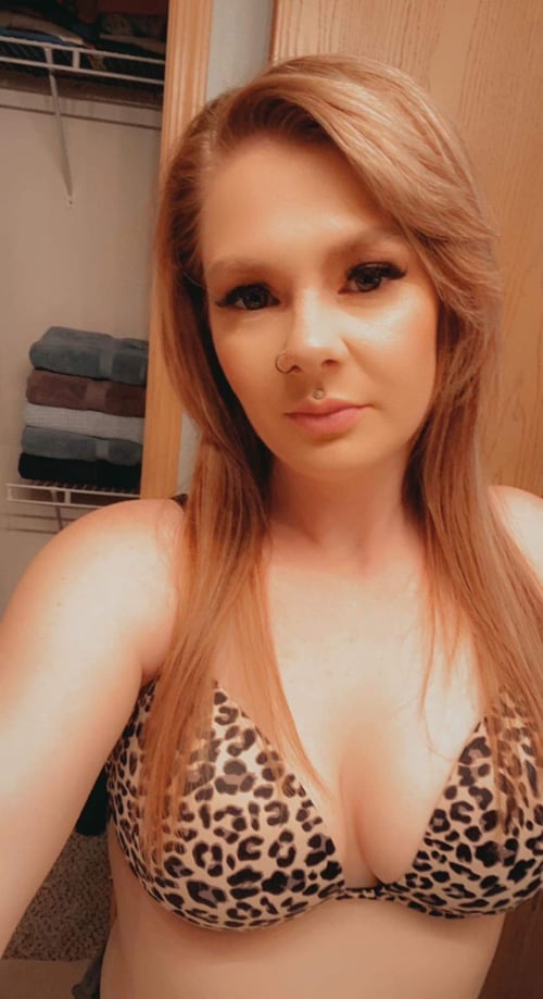 Hi dear Are you interested to hangout with me for hookup ??