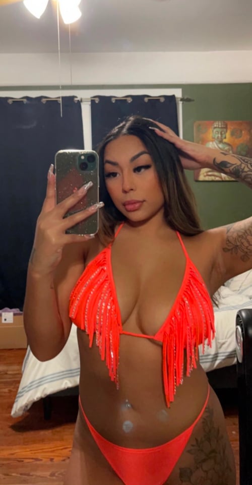 Freaky Dick drainer 💦 seeking a remarkable erotic getaway 🍆 😌