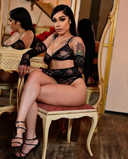 New Hot Bombshell