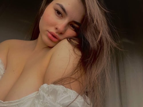 Exquisite Elegance: Unforgettable Moments with Ashley