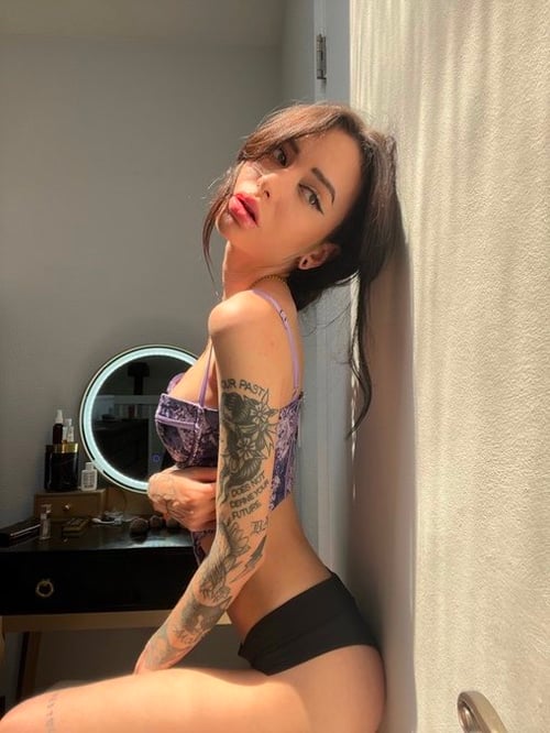 Hey lovelies Iโm Lexi, Down to have fun and make you feel better HMU rn!!๐+1(904) 661-6696