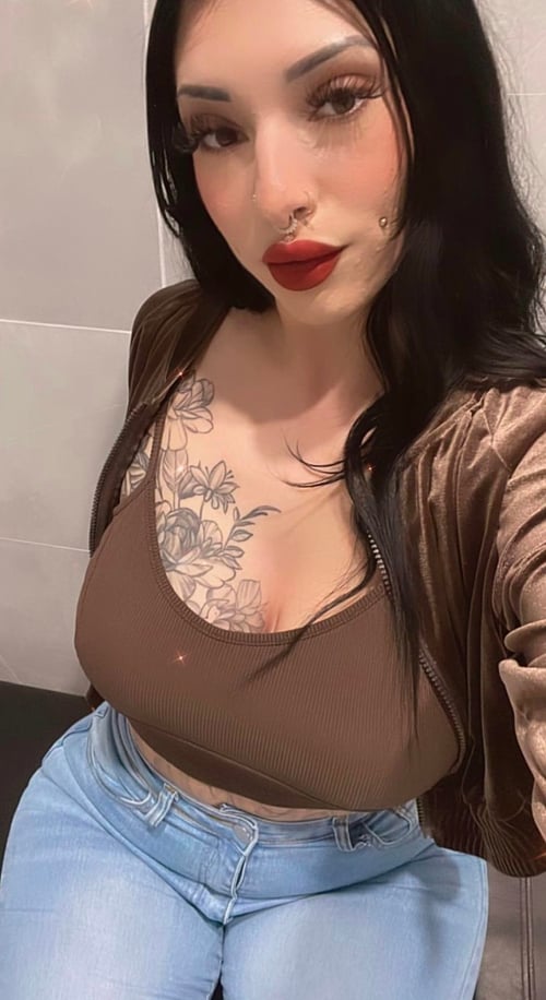 Captivating temptress 😈