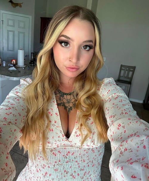 HOOK UP AVAILABLE 💕😘💦🩷💋