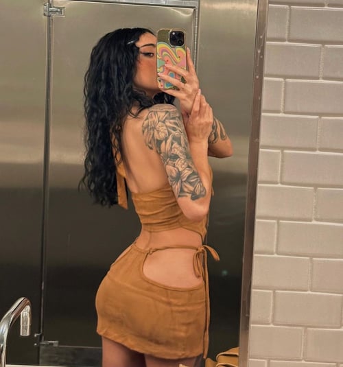 Hey Gators!! Sexy keylee is Here to delight you,feels sweeter and more genuine.