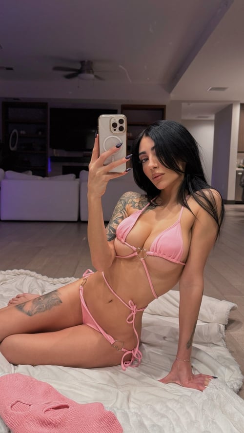Hey Gators!! Sexy keylee is Here to delight you,feels sweeter and more genuine.