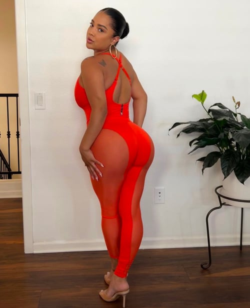 I know why you're here baby! Let mami spoil you ๐
