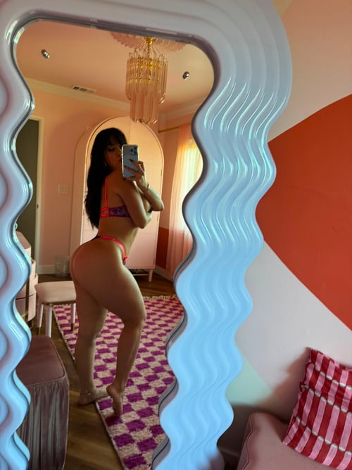Hi darling 😍😍🤤……. Feel free to come in and have the best time of your life.